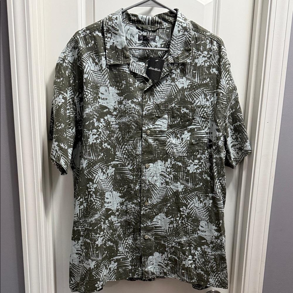 New! Men’s Eddie Bauer Olive & Light Blue Tropical Camp Shirt. XL